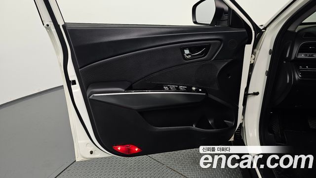 KG Mobility (SsangYong) Tivoli Armor Gear Edition 2WD 2018 — фото 24