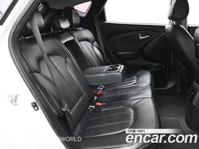 Hyundai Tucson ix Diesel(e-VGT) 4WD Smart 2015 — фото 16