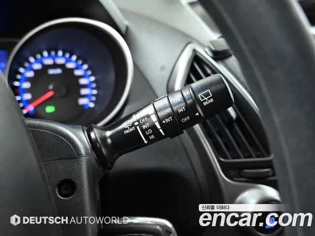 Hyundai Tucson ix Diesel(e-VGT) 4WD Smart 2015 — фото 21