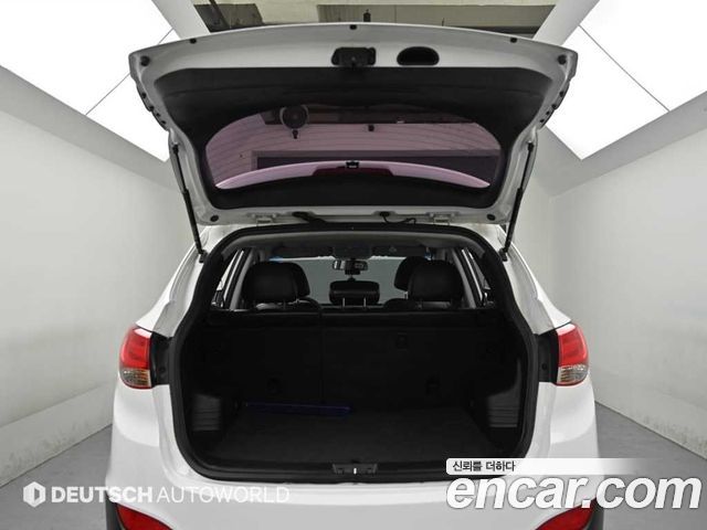 Hyundai Tucson ix Diesel(e-VGT) 4WD Smart 2015 — фото 23