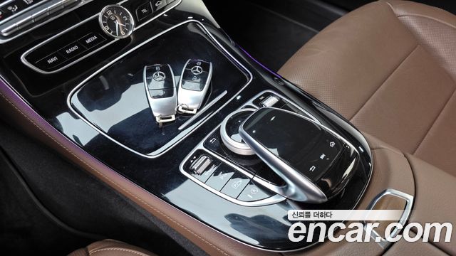 Mercedes-Benz E-Class (W213) E350d 2017 — фото 18