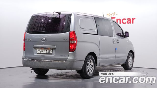 Hyundai Grand Starex 5-Seater VAN CVX Deluxe 2016 — фото 2