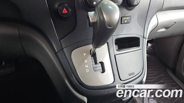 Hyundai Grand Starex 5-Seater VAN CVX Deluxe 2016 — фото 9