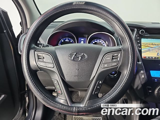 Hyundai Santa Fe (DM) Diesel(e-VGT) 2.0 2WD Premium 2013 — фото 9