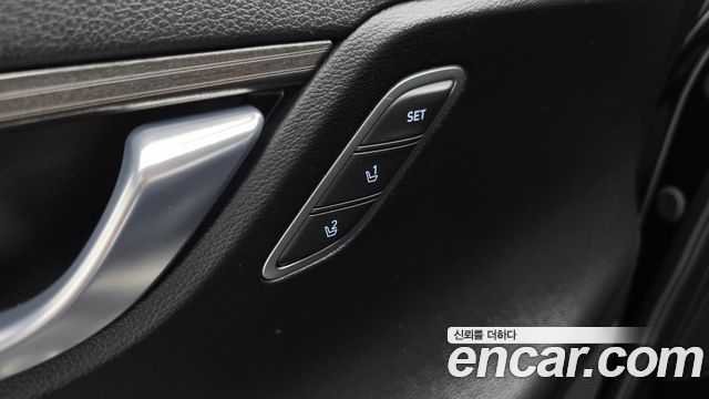 Hyundai Grandeur (IG) 3.0 Exclusive Special 2018 — фото 19