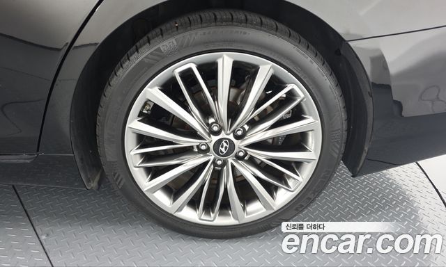 Hyundai Grandeur (IG) 3.0 Exclusive Special 2018 — фото 21