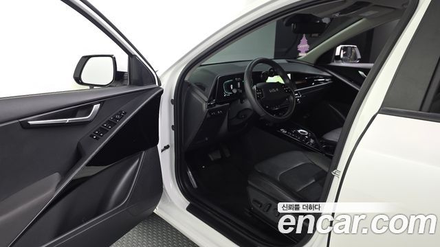 Kia Niro Prestige 2024 — фото 10