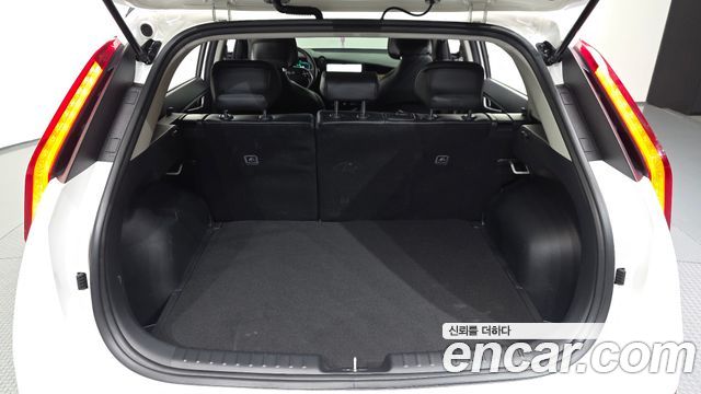 Kia Niro Prestige 2024 — фото 24