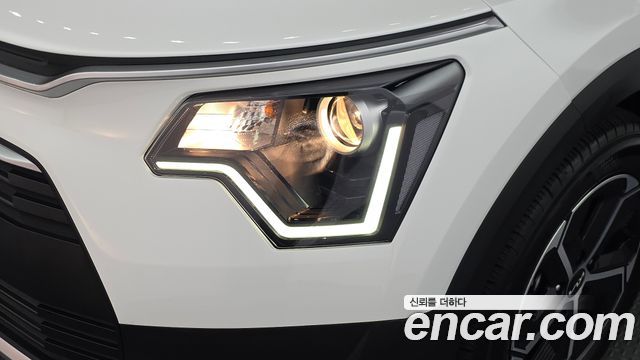 Kia Niro Prestige 2024 — фото 28