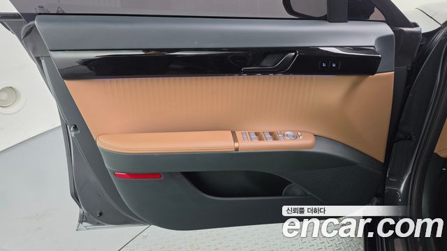 Hyundai Grandeur (GN7) 2,5 Gasoline 2WD Calligraphy 2025 — фото 24