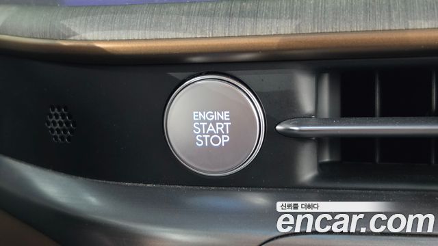 Hyundai Grandeur (GN7) 2,5 Gasoline 2WD Calligraphy 2025 — фото 28