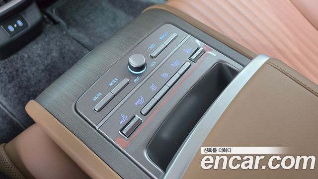 Hyundai Grandeur (GN7) 2,5 Gasoline 2WD Calligraphy 2025 — фото 30