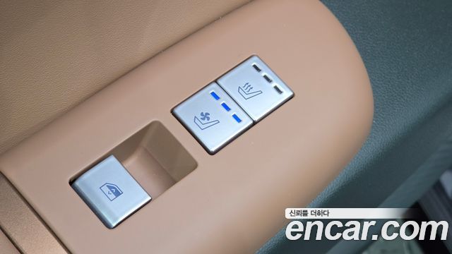 Hyundai Grandeur (GN7) 2,5 Gasoline 2WD Calligraphy 2025 — фото 31