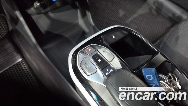 Hyundai Ioniq Electric Q 2017 — фото 9