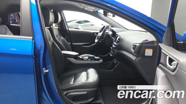 Hyundai Ioniq Electric Q 2017 — фото 15