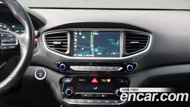 Hyundai Ioniq Electric Q 2017 — фото 18