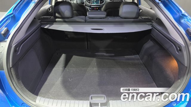 Hyundai Ioniq Electric Q 2017 — фото 24
