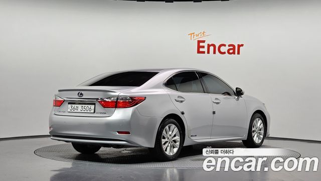 Lexus ES300h Supreme XV60 2014 — фото 2