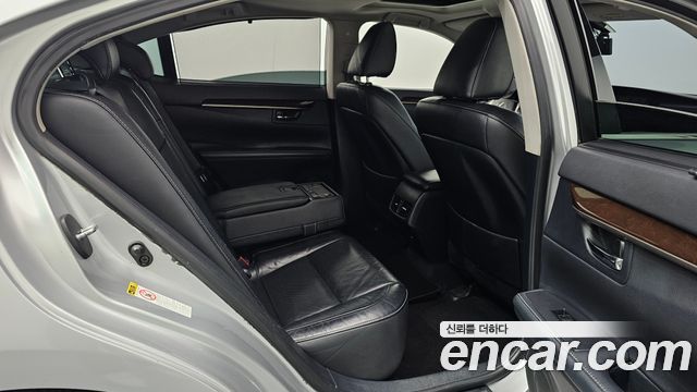 Lexus ES300h Supreme XV60 2014 — фото 12