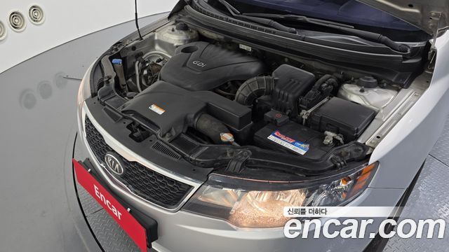 Kia Forte 1.6 GDI Luxury Standard 2012 — фото 6