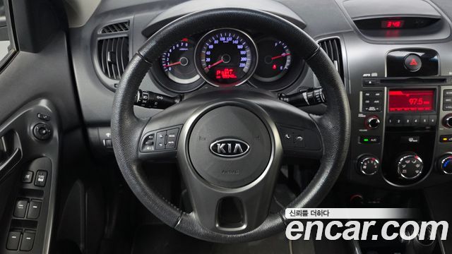 Kia Forte 1.6 GDI Luxury Standard 2012 — фото 11