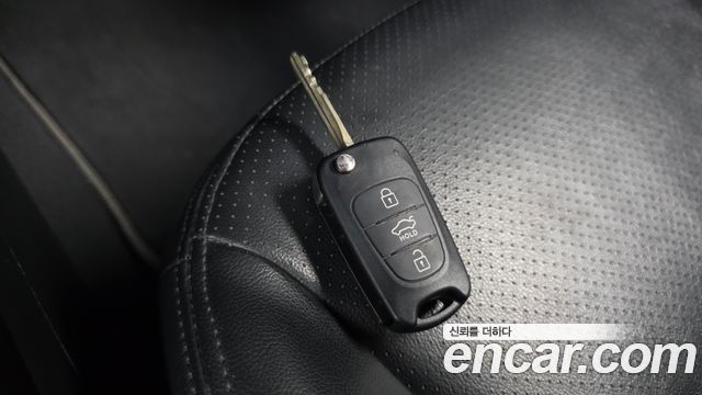 Kia Forte 1.6 GDI Luxury Standard 2012 — фото 13