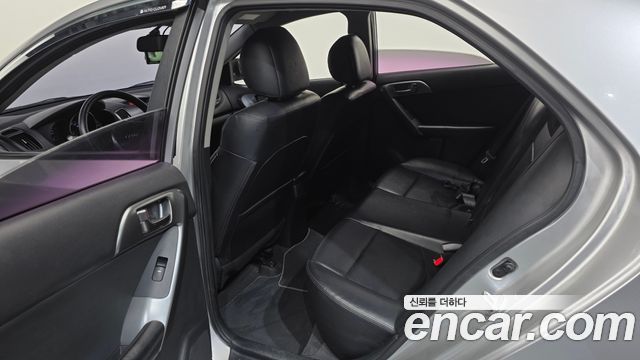 Kia Forte 1.6 GDI Luxury Standard 2012 — фото 19
