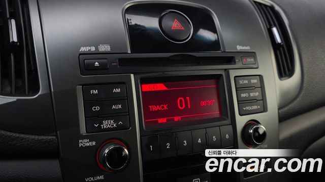 Kia Forte 1.6 GDI Luxury Standard 2012 — фото 20