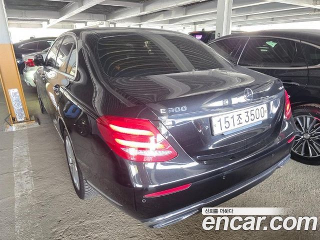 Mercedes-Benz E-Class (W213) E300 4MATIC Exclusive 2020 — фото 4