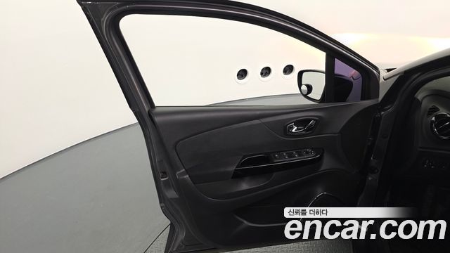 Renault Korea QM3 RE 2017 — фото 30