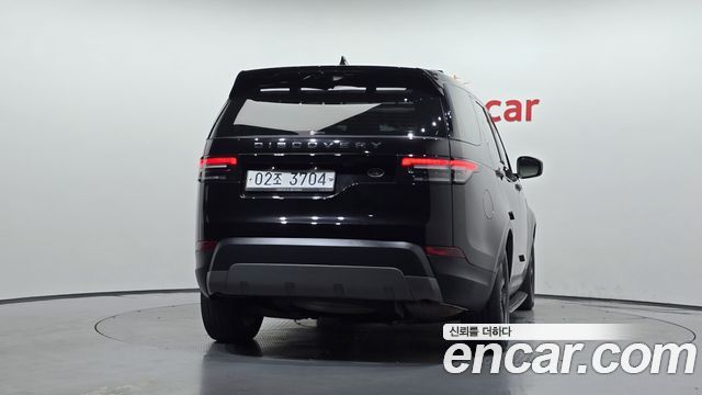 Land Rover Discovery 5 2.0 SD4 SE 2018 — фото 4