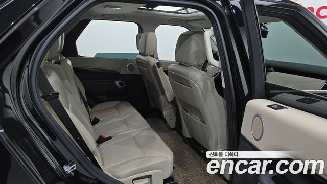 Land Rover Discovery 5 2.0 SD4 SE 2018 — фото 11