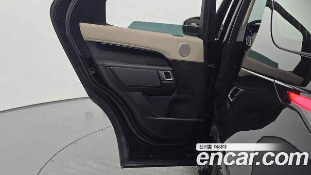 Land Rover Discovery 5 2.0 SD4 SE 2018 — фото 25