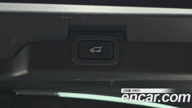 Land Rover Discovery 5 2.0 SD4 SE 2018 — фото 27