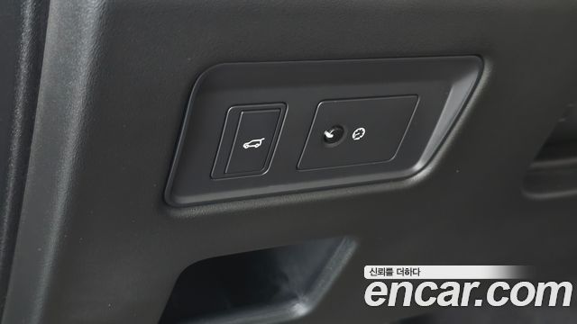 Land Rover Discovery 5 2.0 SD4 SE 2018 — фото 32