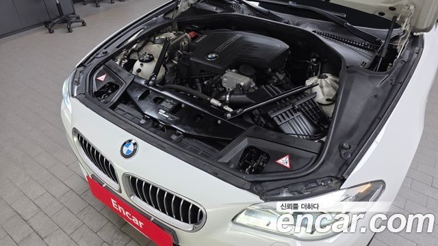 BMW 5 Series (F10) 528i Luxury Plus 2016 — фото 6