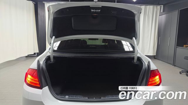 BMW 5 Series (F10) 528i Luxury Plus 2016 — фото 16