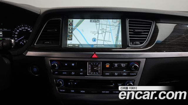 Genesis G80 3.3 GDI AWD Premium Luxury 2017 — фото 12