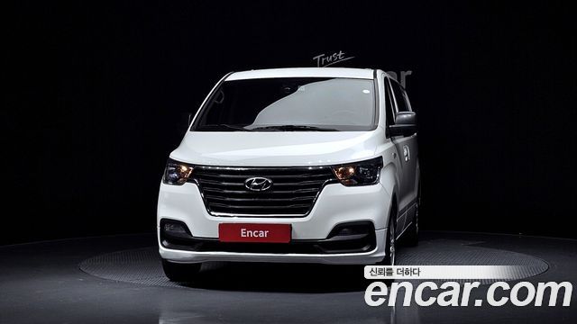 Hyundai Grand Starex Van 5-Seater Smart 2021 — фото 3
