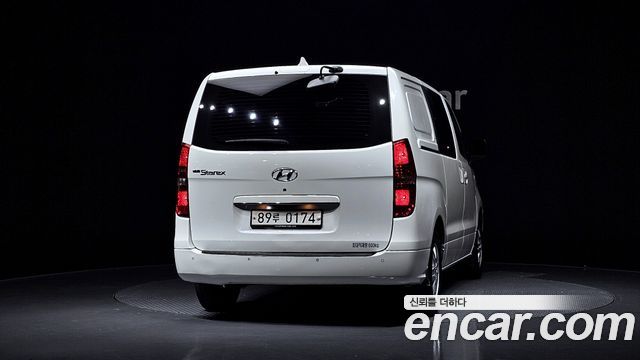 Hyundai Grand Starex Van 5-Seater Smart 2021 — фото 4