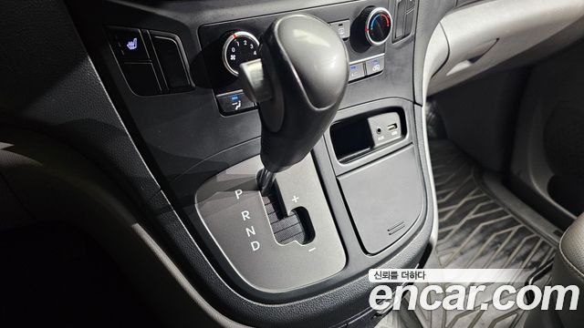 Hyundai Grand Starex Van 5-Seater Smart 2021 — фото 9