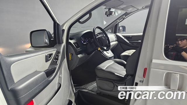 Hyundai Grand Starex Van 5-Seater Smart 2021 — фото 10