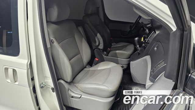 Hyundai Grand Starex Van 5-Seater Smart 2021 — фото 12
