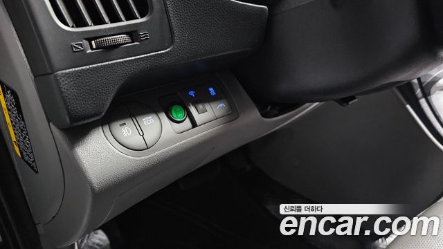 Hyundai Grand Starex Van 5-Seater Smart 2021 — фото 17