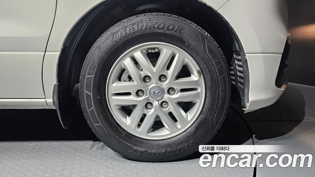 Hyundai Grand Starex Van 5-Seater Smart 2021 — фото 21