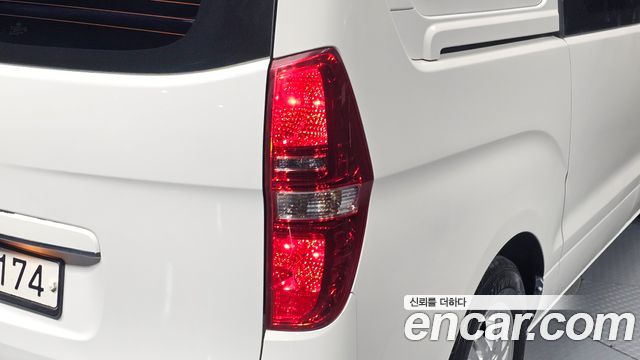 Hyundai Grand Starex Van 5-Seater Smart 2021 — фото 23