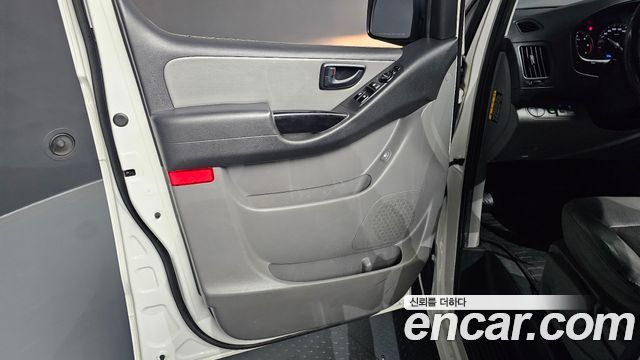 Hyundai Grand Starex Van 5-Seater Smart 2021 — фото 24