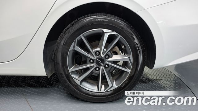 Kia K3 (II) 1.6 Prestige 2022 — фото 21
