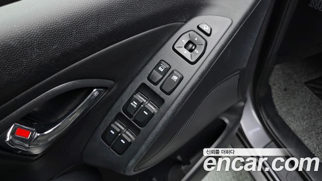 Hyundai Tucson ix Diesel 2WD LX20 Smart-Pack 2013 — фото 18