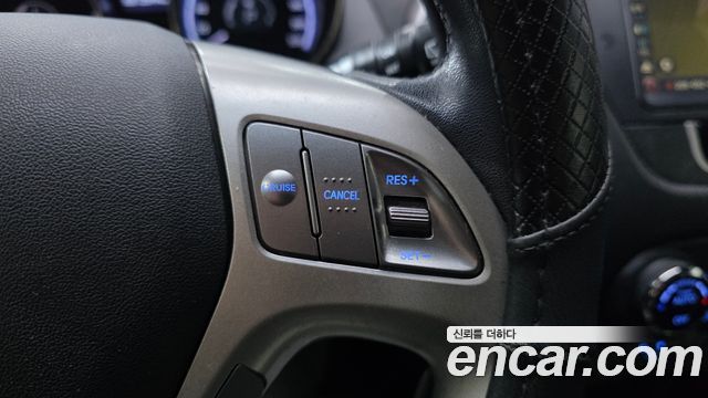 Hyundai Tucson ix Diesel 2WD LX20 Smart-Pack 2013 — фото 28